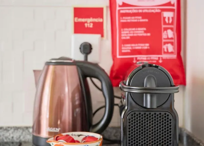 Lovely 2-bedroom In Trendy Campo Ourique Appartement