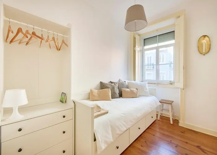 Lovely 2-bedroom In Trendy Campo Ourique *