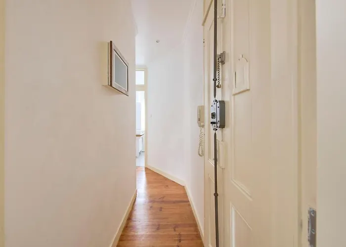 Appartement Lovely 2-bedroom In Trendy Campo Ourique