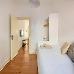 Lovely 2-bedroom In Trendy Campo Ourique Apartment Lisbon