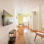 Apartment Lovely 2-bedroom In Trendy Campo Ourique Lisbon