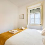 Lovely 2-bedroom In Trendy Campo Ourique Apartamento