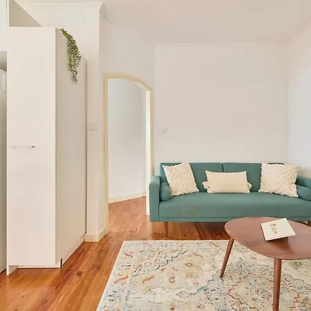 Apartamento Lovely 2-bedroom In Trendy Campo Ourique Lisboa