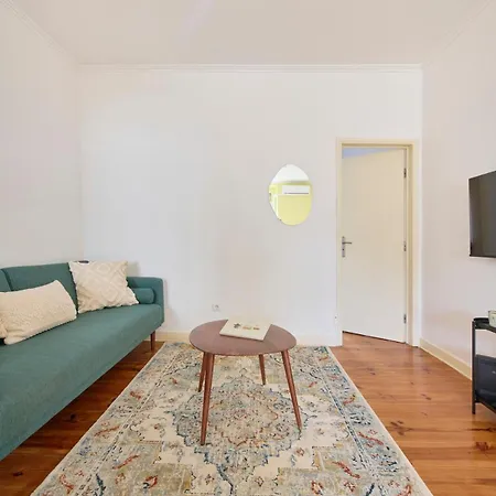 Lovely 2-bedroom In Trendy Campo Ourique