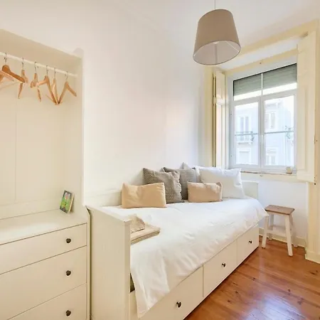 Lovely 2-bedroom In Trendy Campo Ourique *