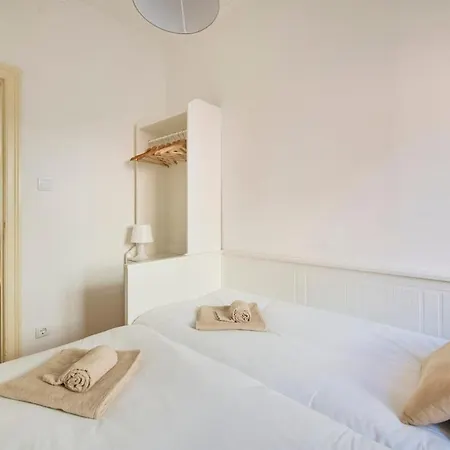 Lovely 2-bedroom In Trendy Campo Ourique Apartamento Lisboa