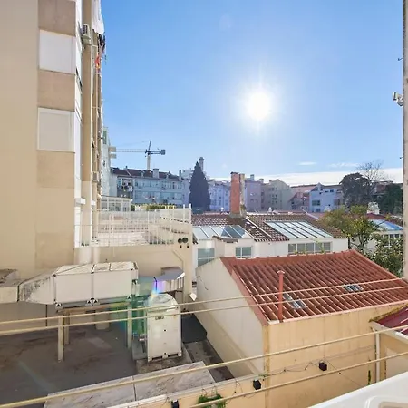 Lovely 2-bedroom In Trendy Campo Ourique *