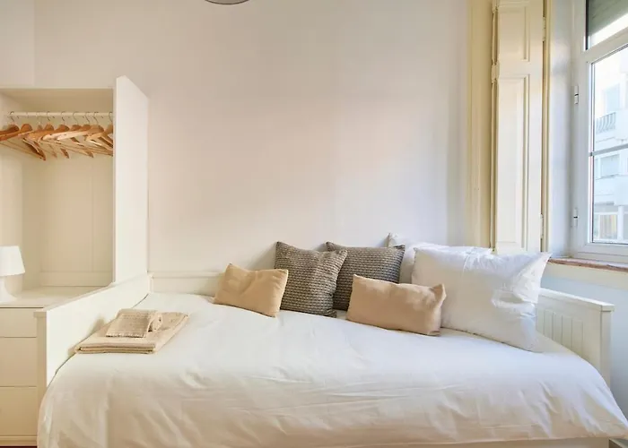 Lovely 2-bedroom In Trendy Campo Ourique * Lizbona