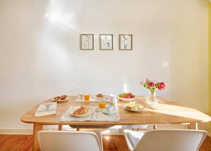 Lovely 2-bedroom In Trendy Campo Ourique Apartment