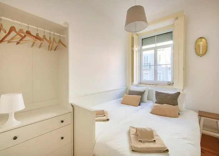 Apartment Lovely 2-bedroom In Trendy Campo Ourique *