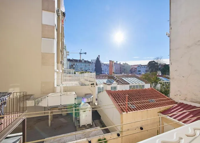 Lovely 2-bedroom In Trendy Campo Ourique *