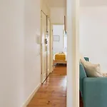 Appartamento Lovely 2-bedroom In Trendy Campo Ourique