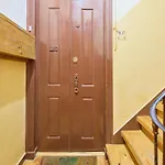 Lovely 2-bedroom In Trendy Campo Ourique Lisbona