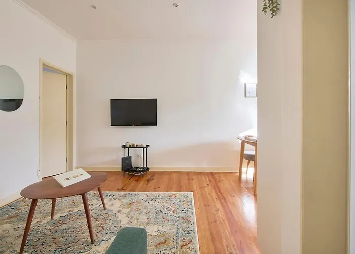 Διαμέρισμα Lovely 2-bedroom In Trendy Campo Ourique