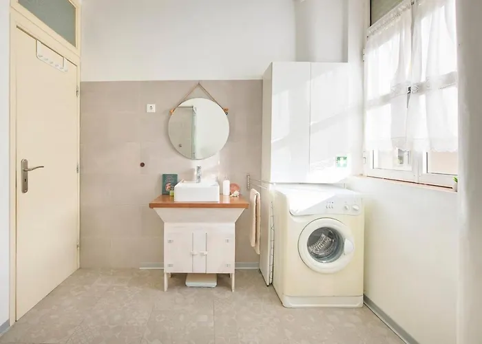 Διαμέρισμα Lovely 2-bedroom In Trendy Campo Ourique