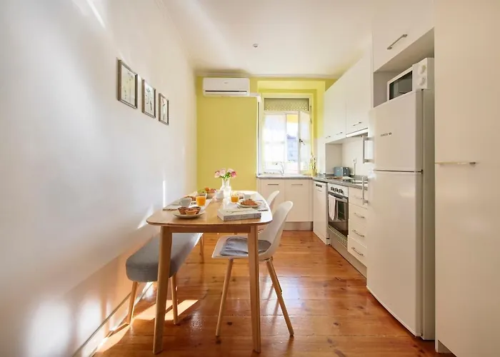 Διαμέρισμα Lovely 2-bedroom In Trendy Campo Ourique *