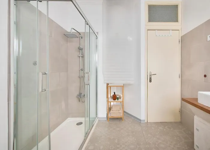 Lovely 2-bedroom In Trendy Campo Ourique Διαμέρισμα